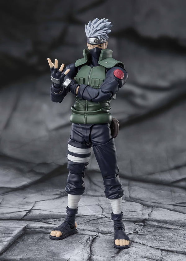 BANDAI Tamashii S.H.Figuarts Kakashi Hatake -The famed Sharingan Hero- "Naruto Shippuden"  Action Figure (SHF Figuarts)